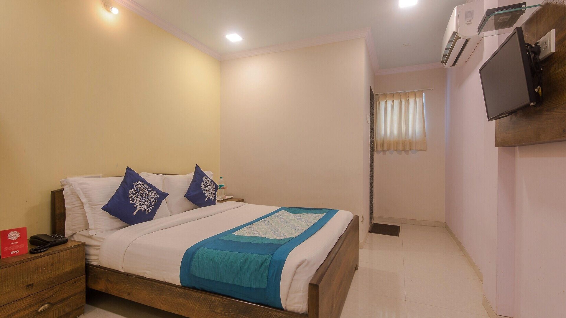 Hotel Via Land