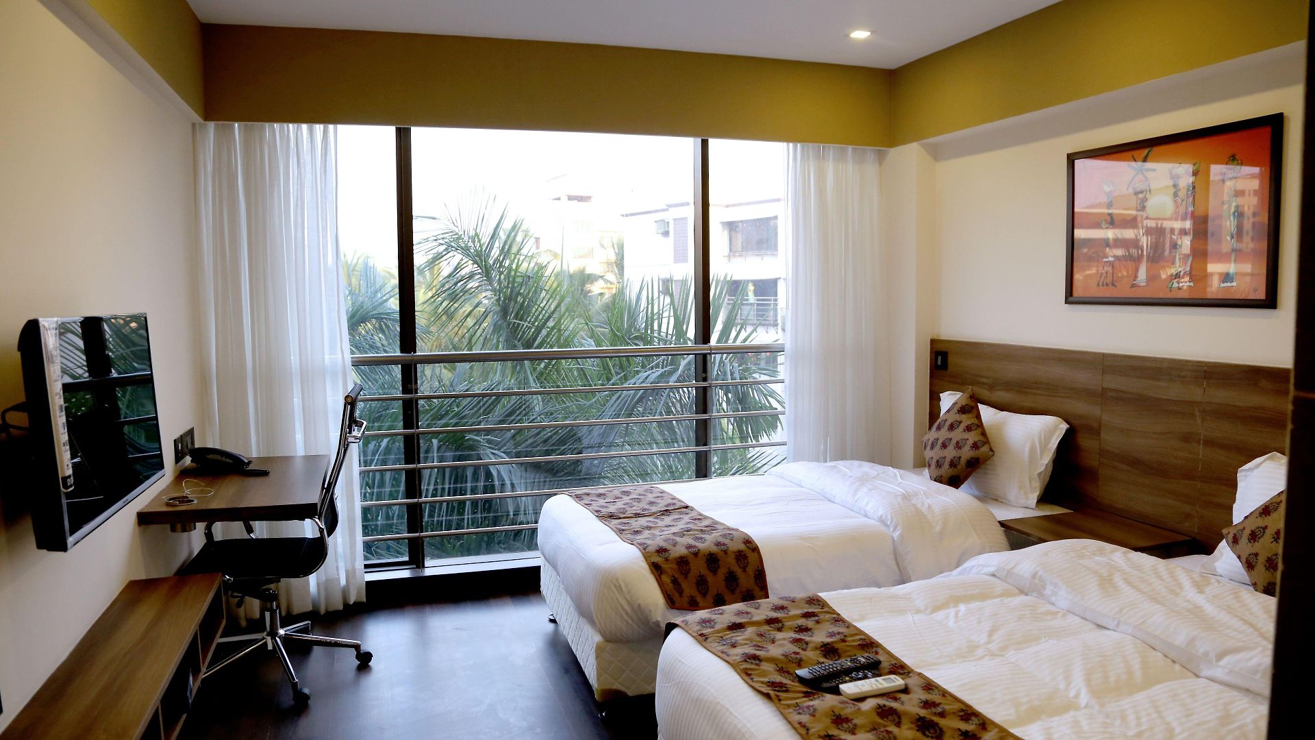 House Andheri East, Hotel 3*
