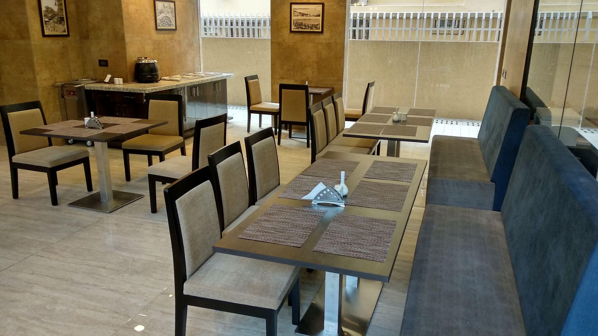 House Andheri East, Hotel 3*