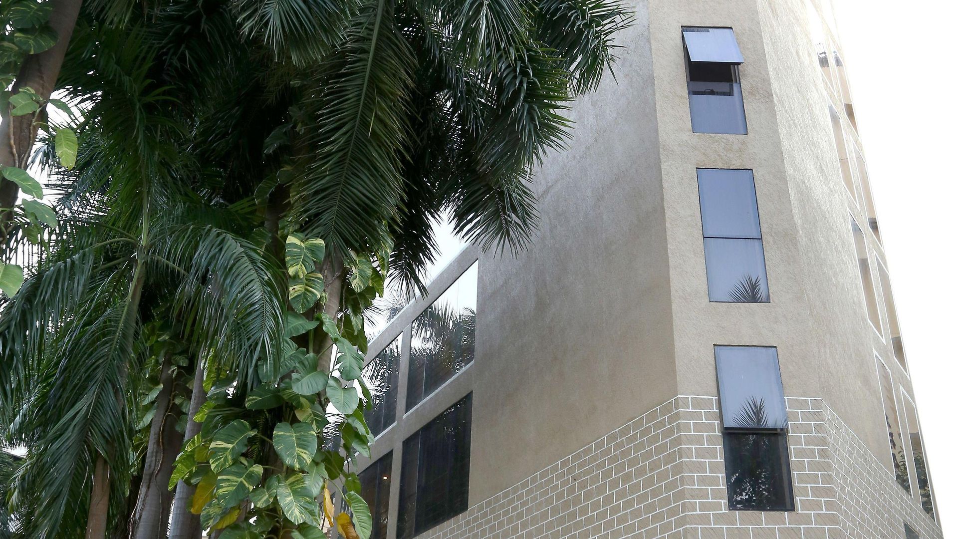 House Andheri East, Hotel Mumbai