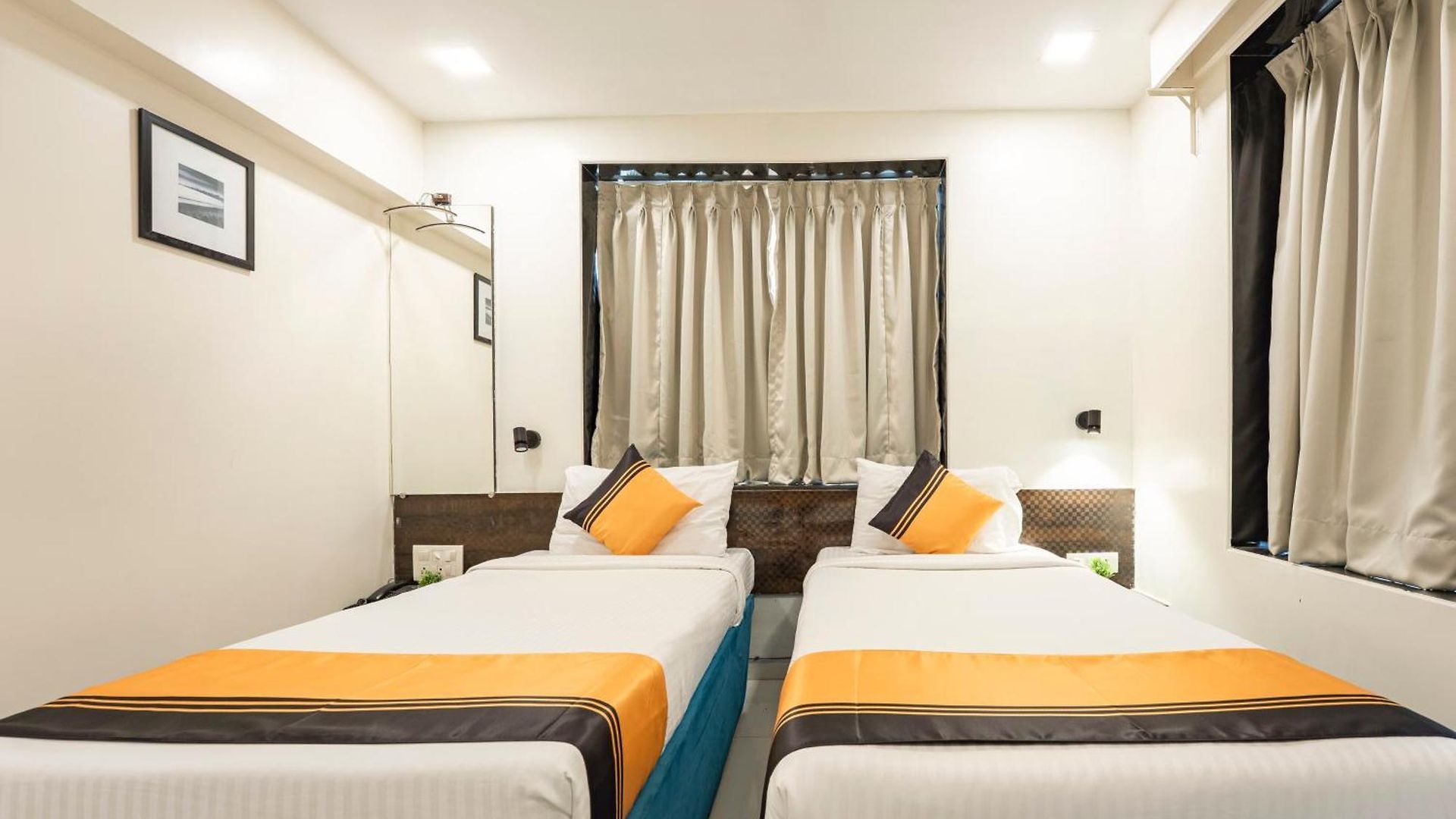 Itsy Bindra Elite Hotel 3*