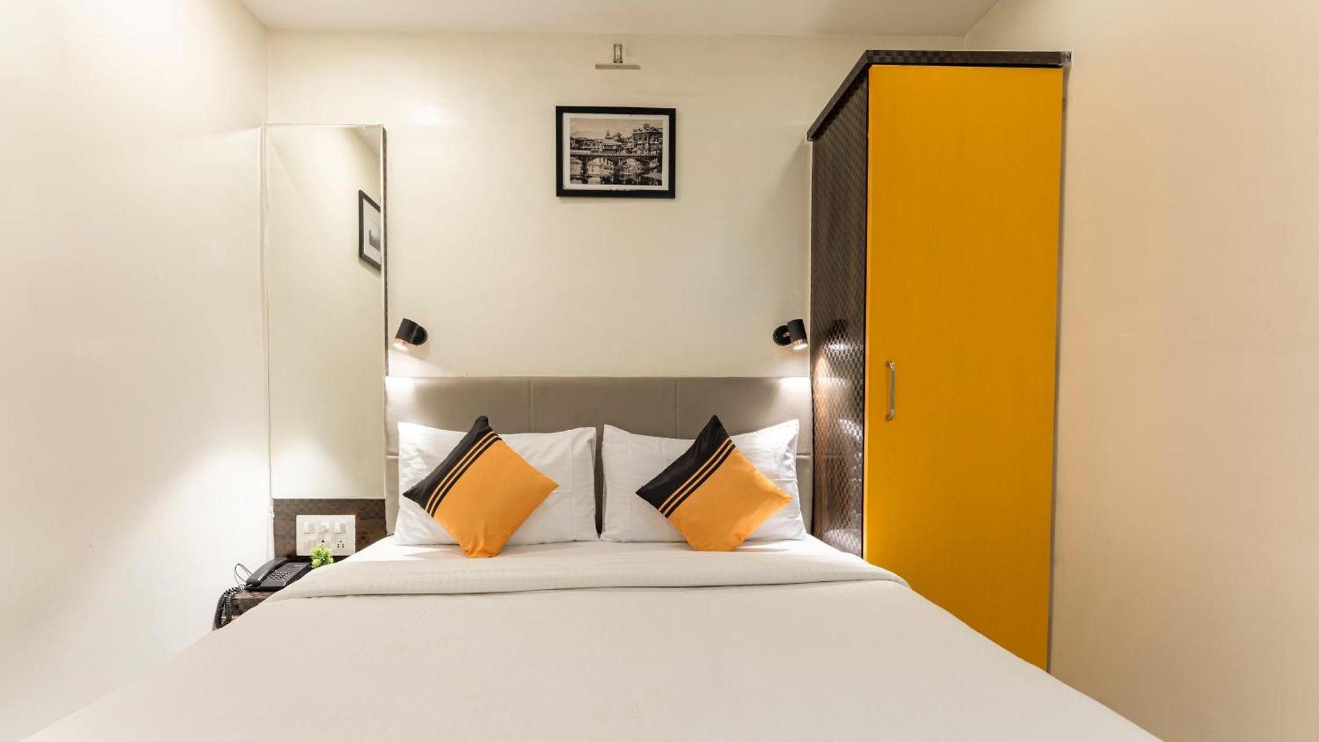 Itsy Bindra Elite Hotel Mumbai