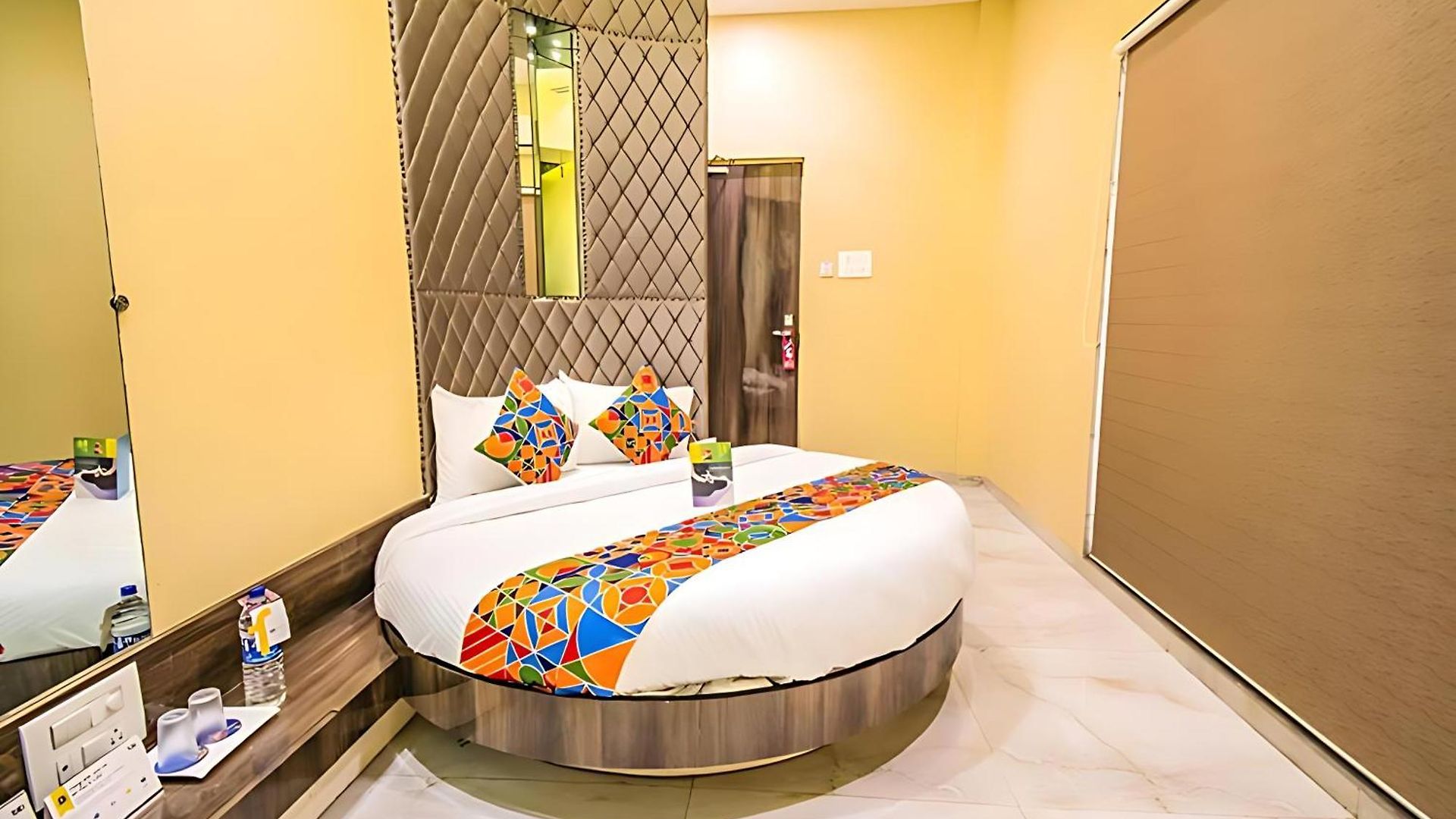 Guest house Glitz New Seven Hills - Nr International Airport Mumbai