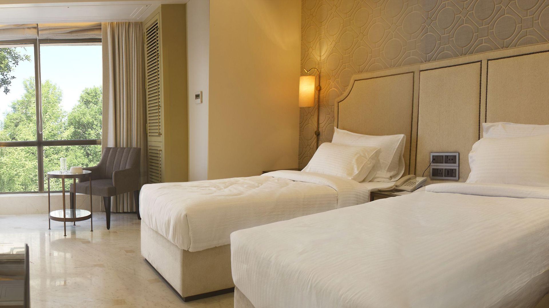 Harbour View Colaba 3*