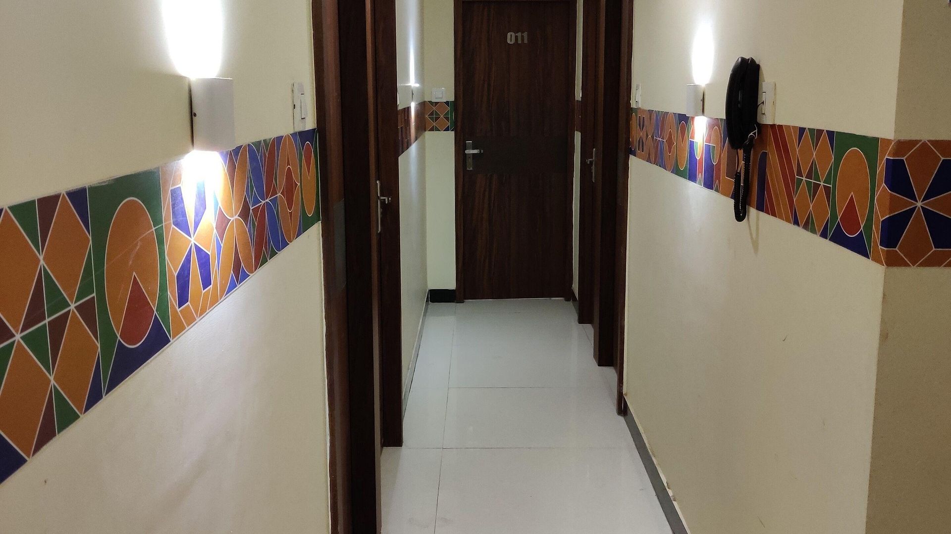 Hotel Garden Creek Residency Near Airport