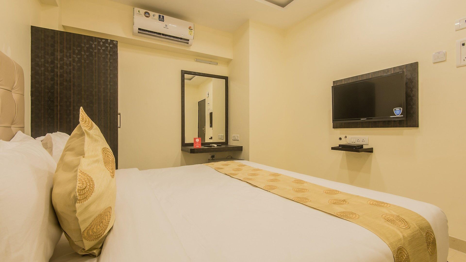 Hotel Super O Palace Near Don Bosco 3*