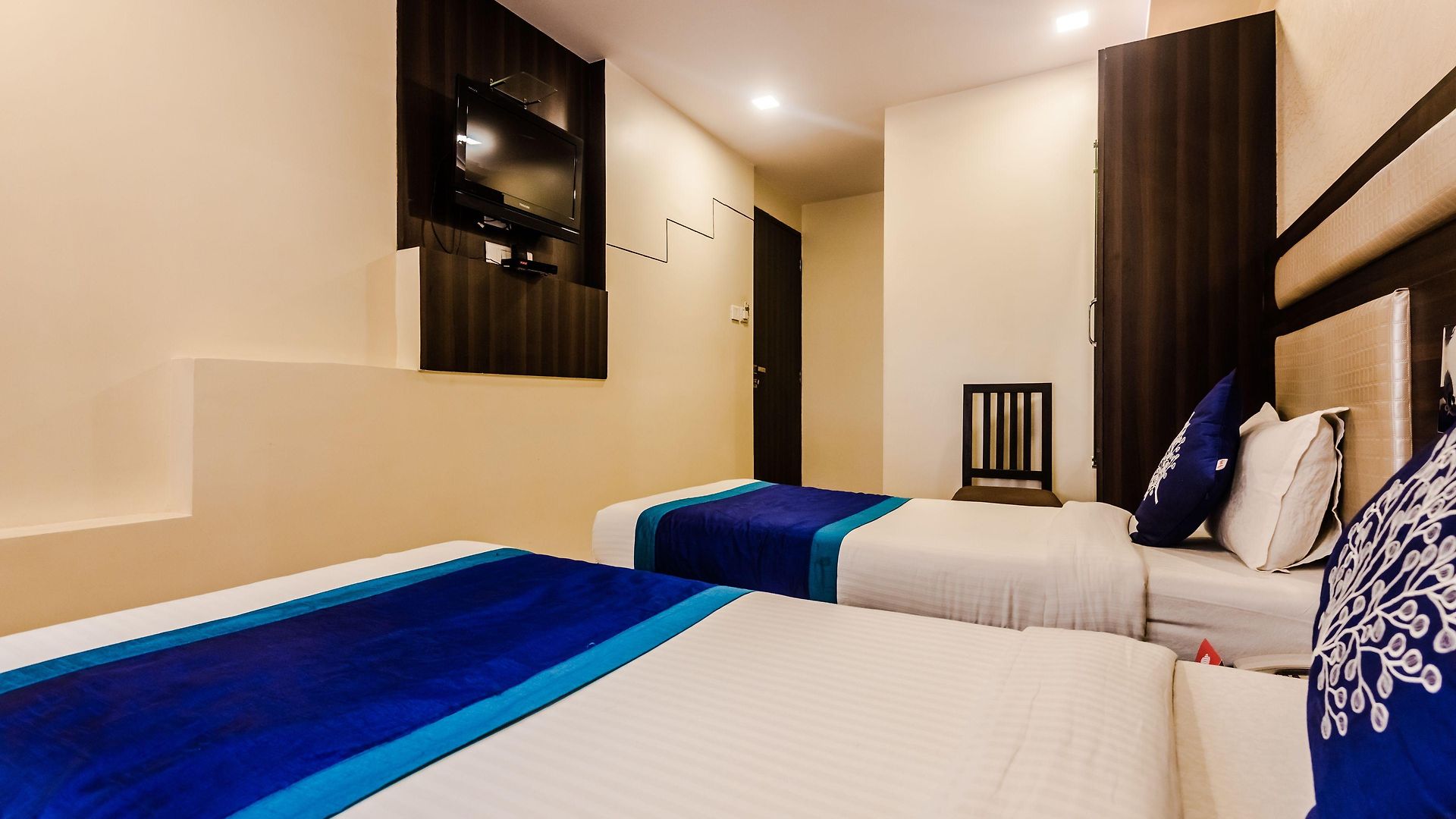 Hotel O Royal Grand Near Chhatrapati Shivaji International Airport 3*