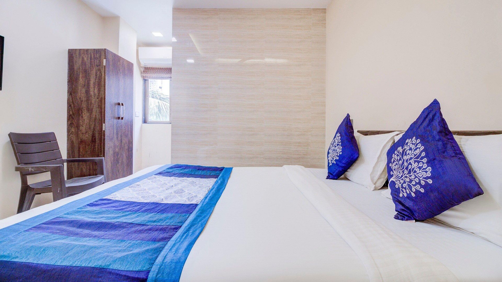 Hotel Oyo 9748 Girgaon Palace 3*