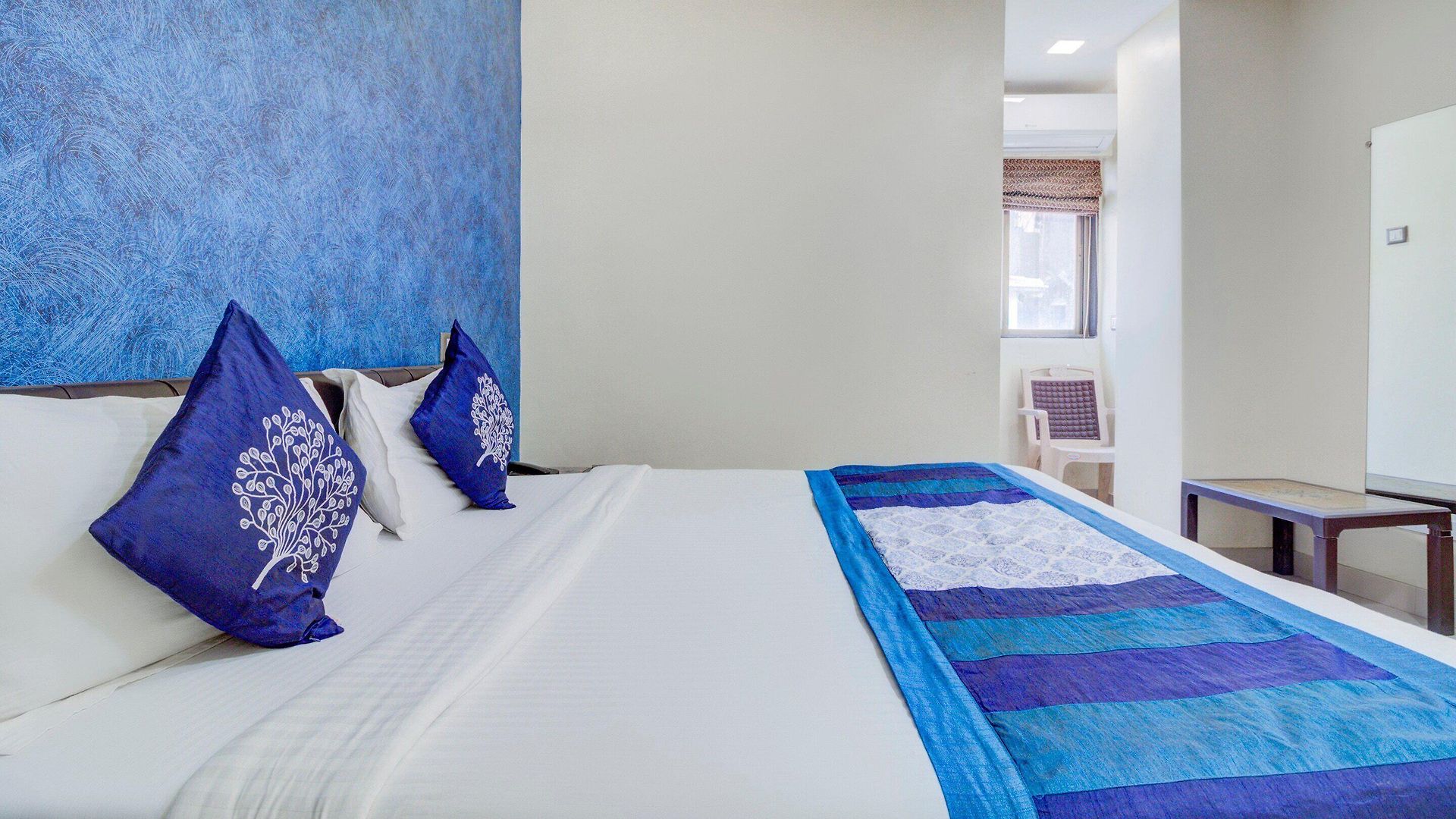 Oyo 9748 Girgaon Palace Hotel 3*