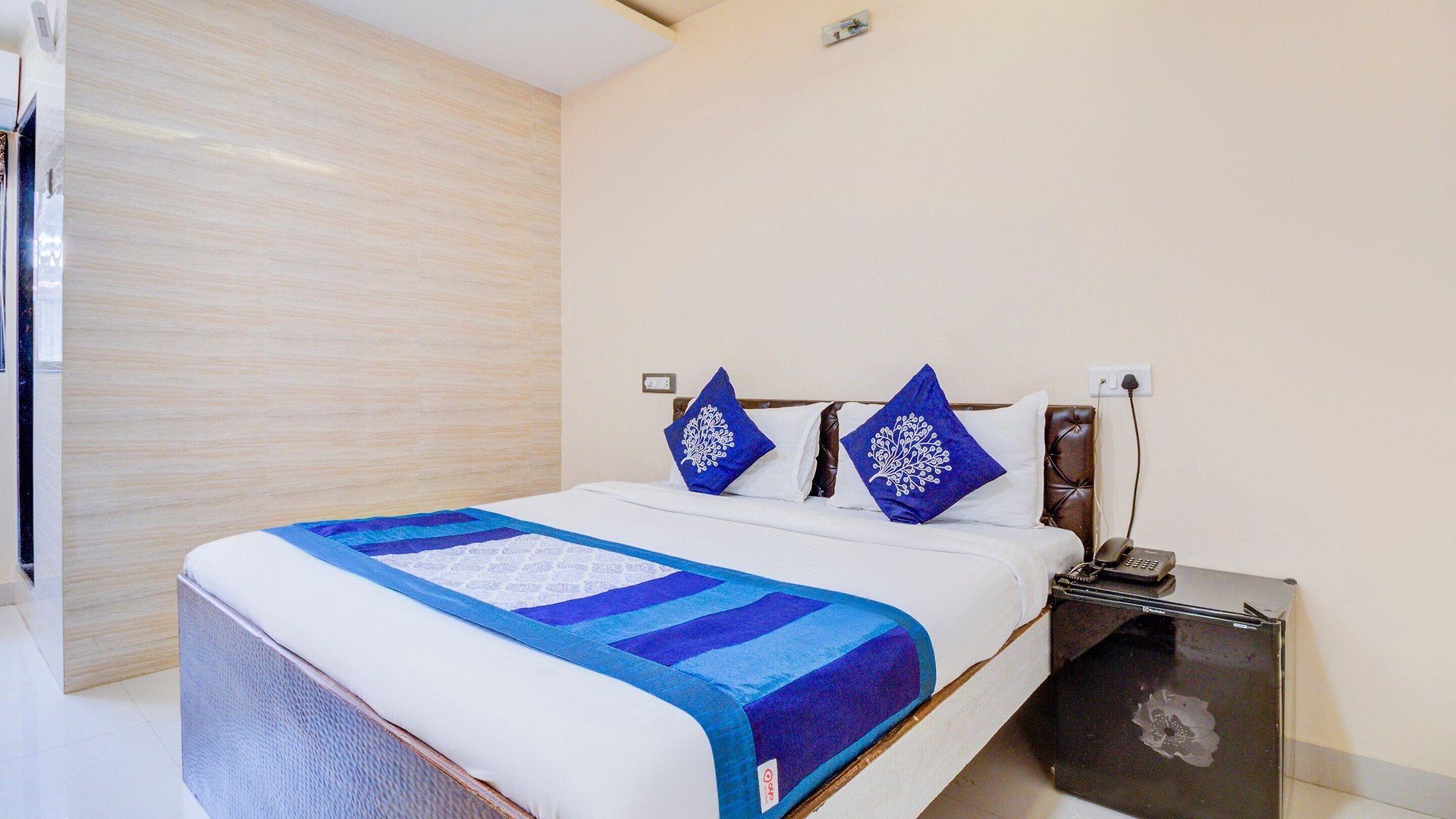 Hotel Oyo 9748 Girgaon Palace Mumbai