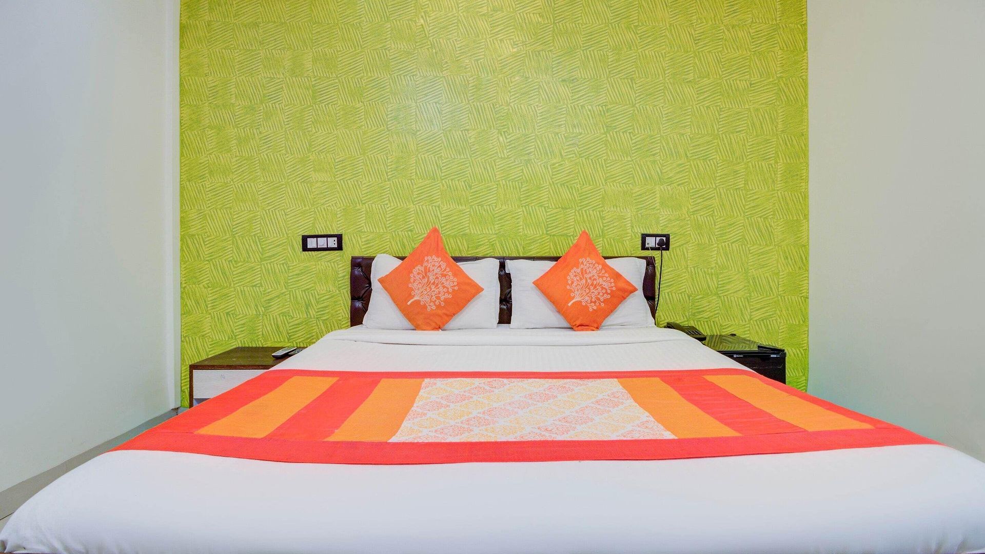 Oyo 9748 Girgaon Palace 3*