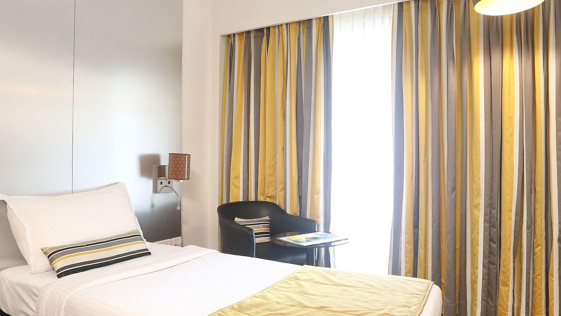 Hotel Metro International