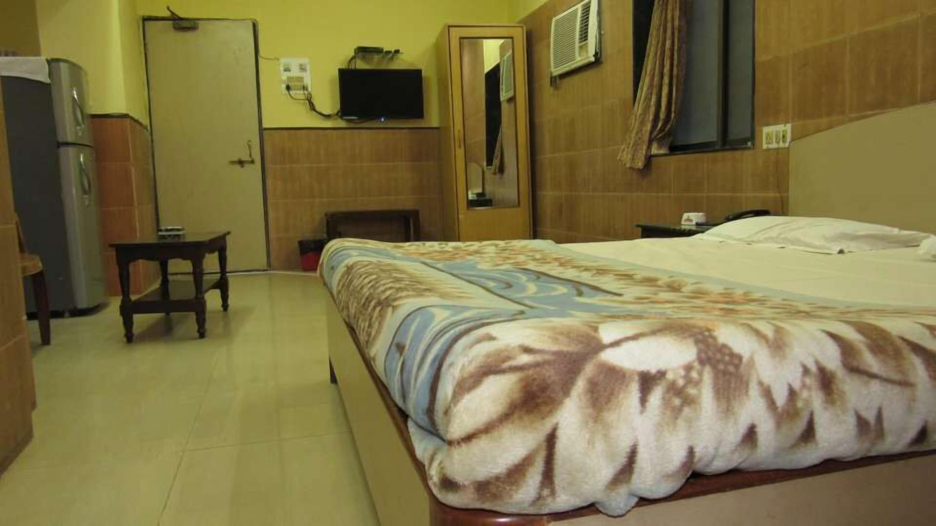 Hotel Super O Rajdoot Near Phoenix Palladium