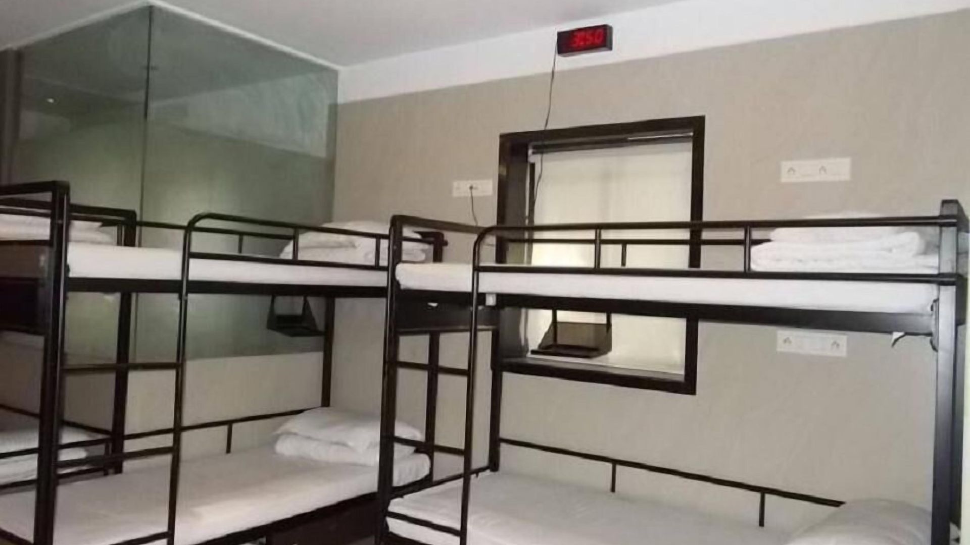 Jayaleela Hotel