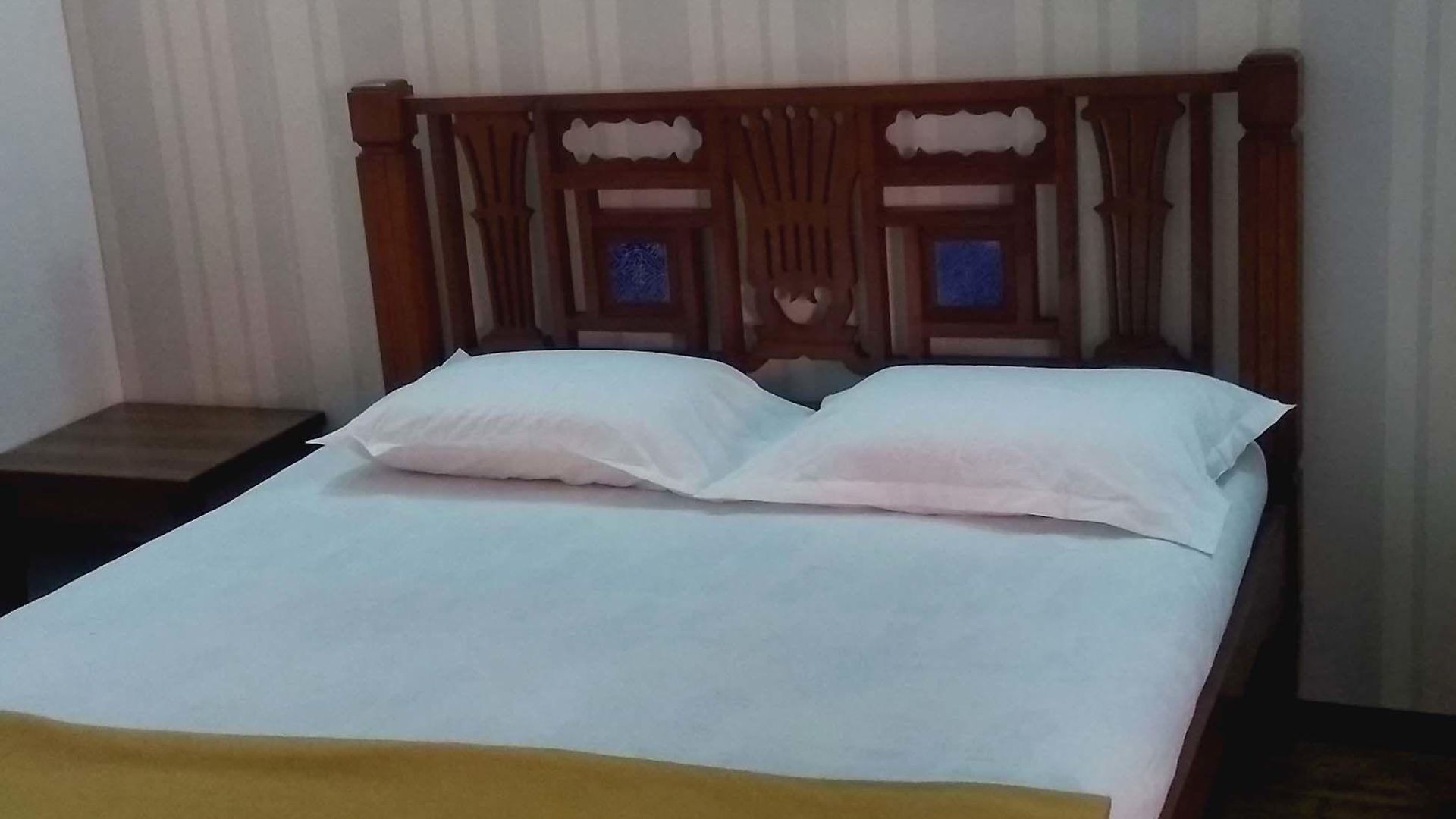Hotel Carlton - Behind Taj Mahal Palace Colaba