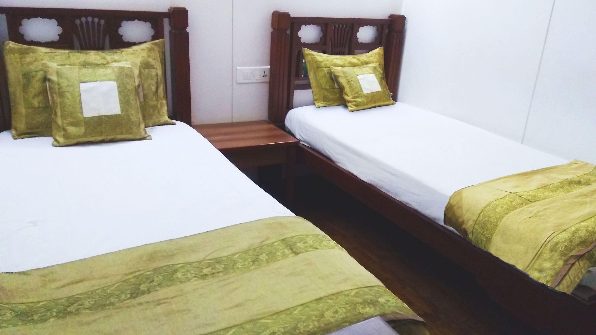 Carlton - Behind Taj Mahal Palace Colaba