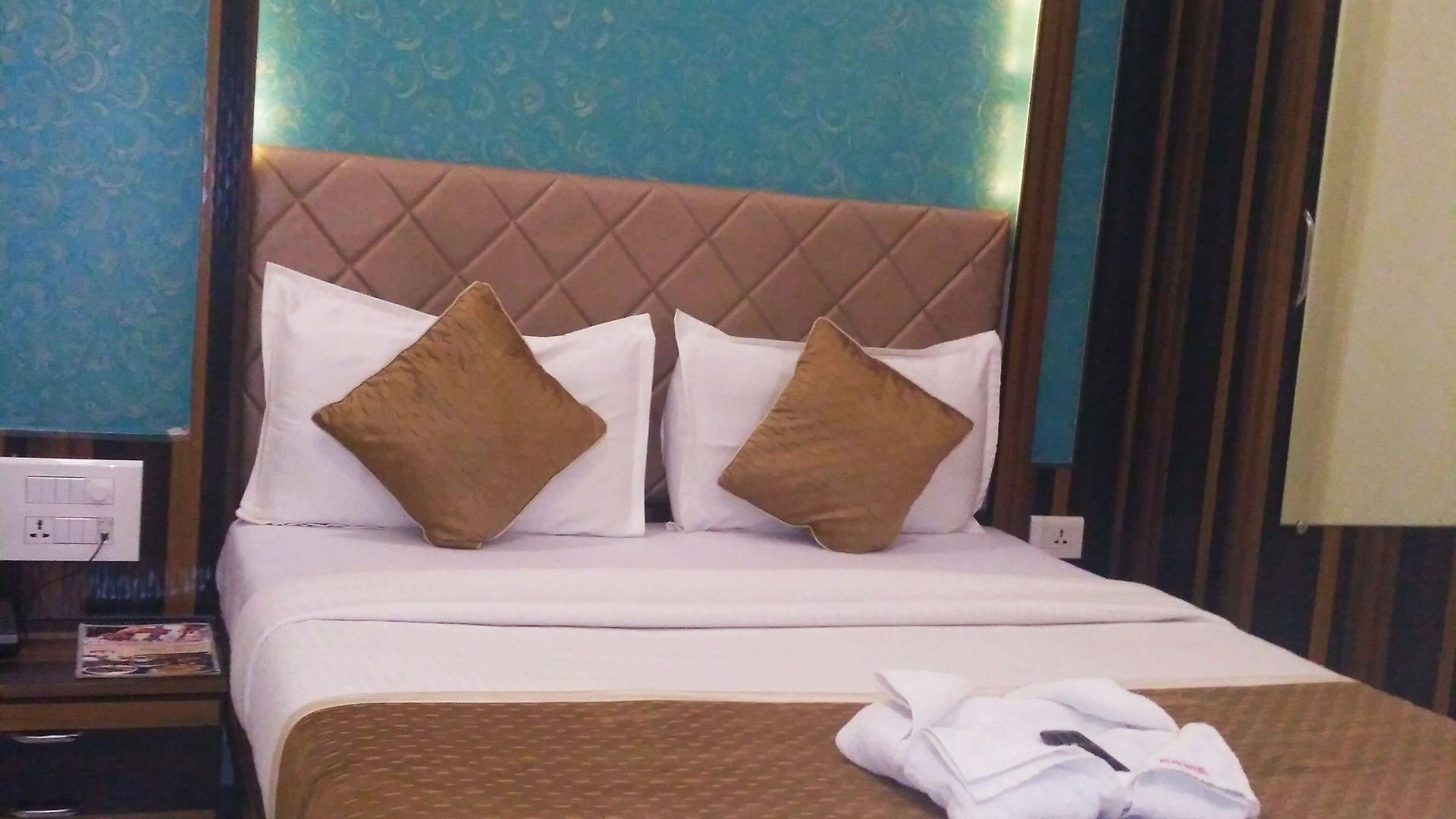 Avenue Hotel 2*