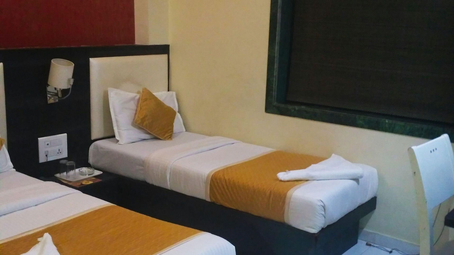 Avenue Hotel
