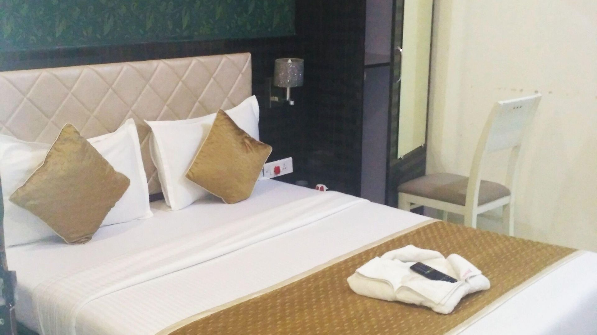 Avenue Hotel 2*