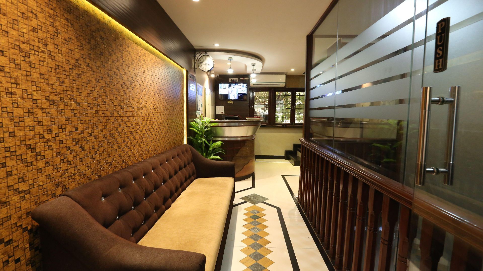 Hotel Happyland