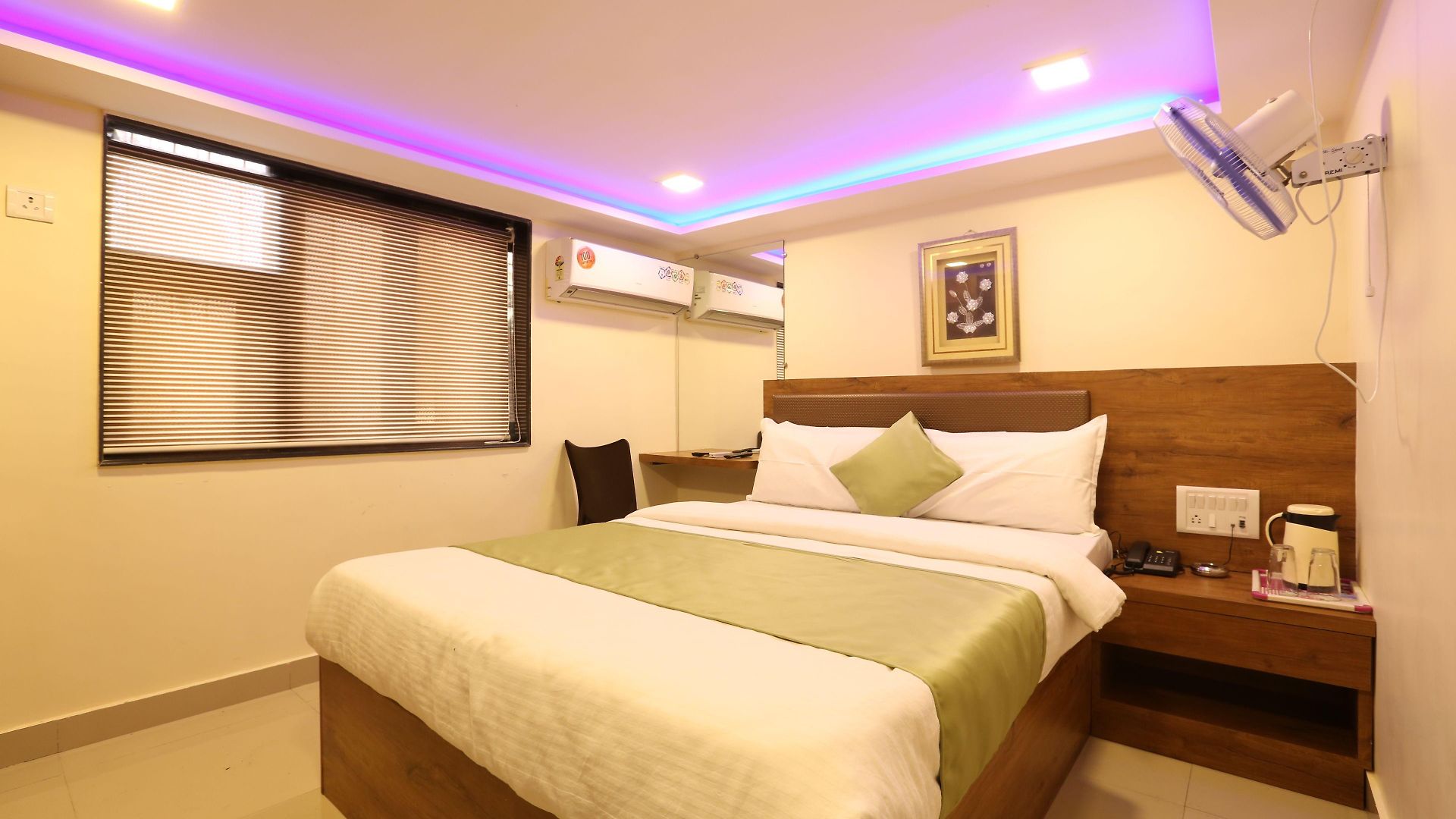 Hotel Happyland 3*