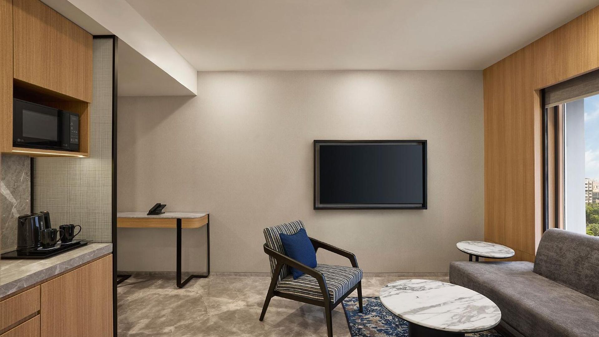 Fairfield By Marriott Andheri West Hotel