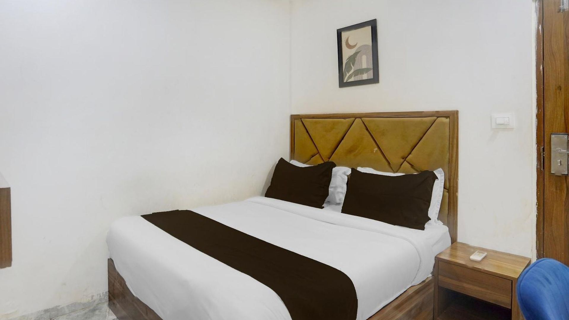 Hotel O Beverly Plaza Kurla 3*