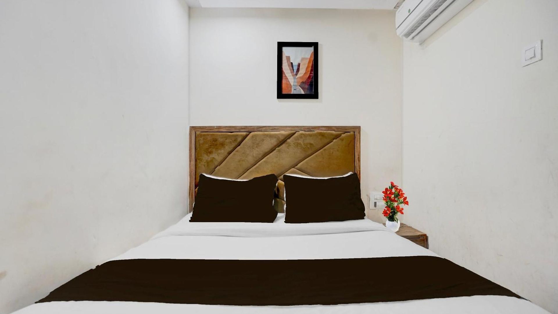 Hotel O Beverly Plaza Kurla 3*