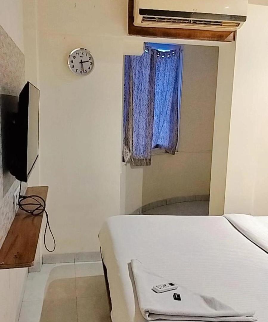 Hotel In Near Dhirubhai Ambani Kokilaben Hospital Andheri West