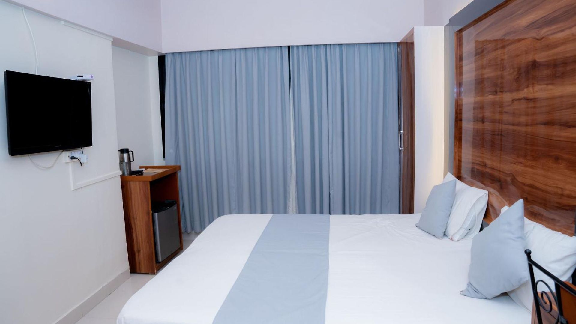 Woodland Hotel 2*