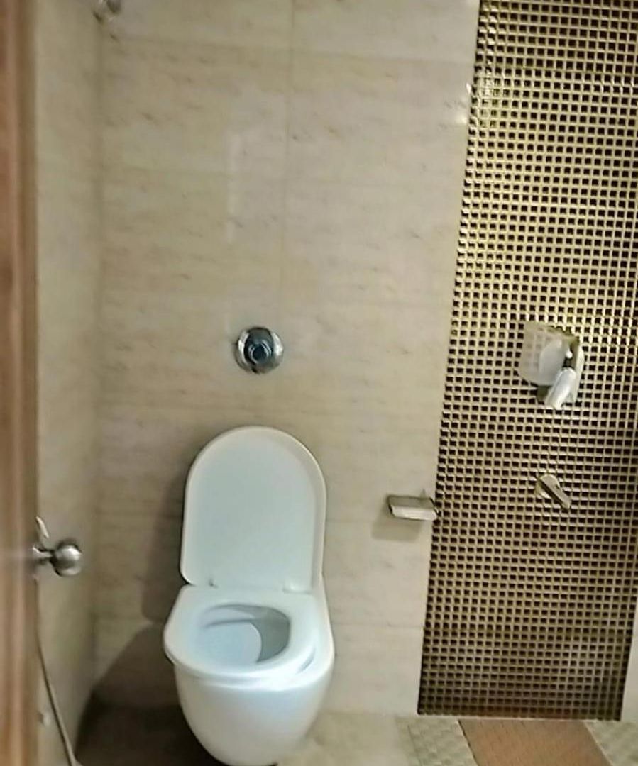 In Near Dhirubhai Ambani Kokilaben Hospital Andheri West 3* Mumbai