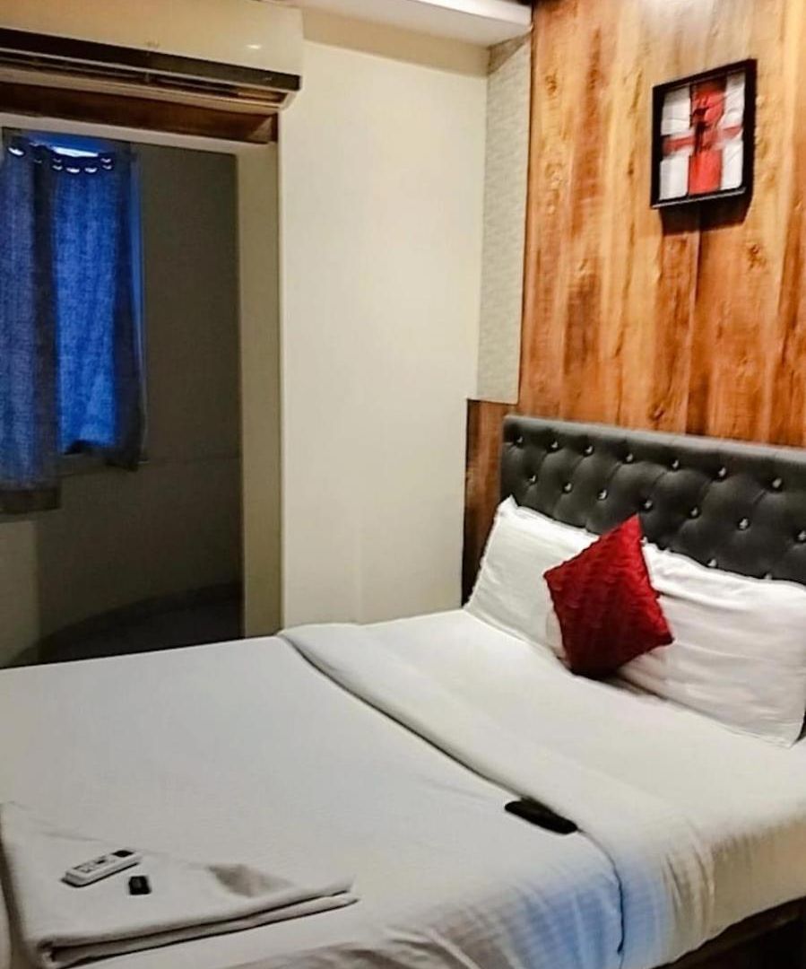 Hotel In Near Dhirubhai Ambani Kokilaben Hospital Andheri West