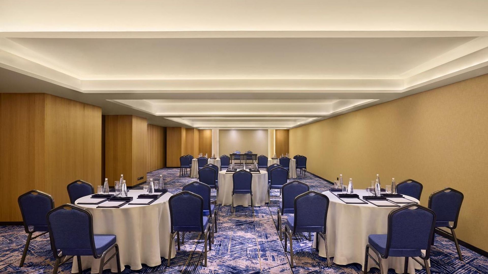 Hotel Fairfield By Marriott Andheri West Mumbai