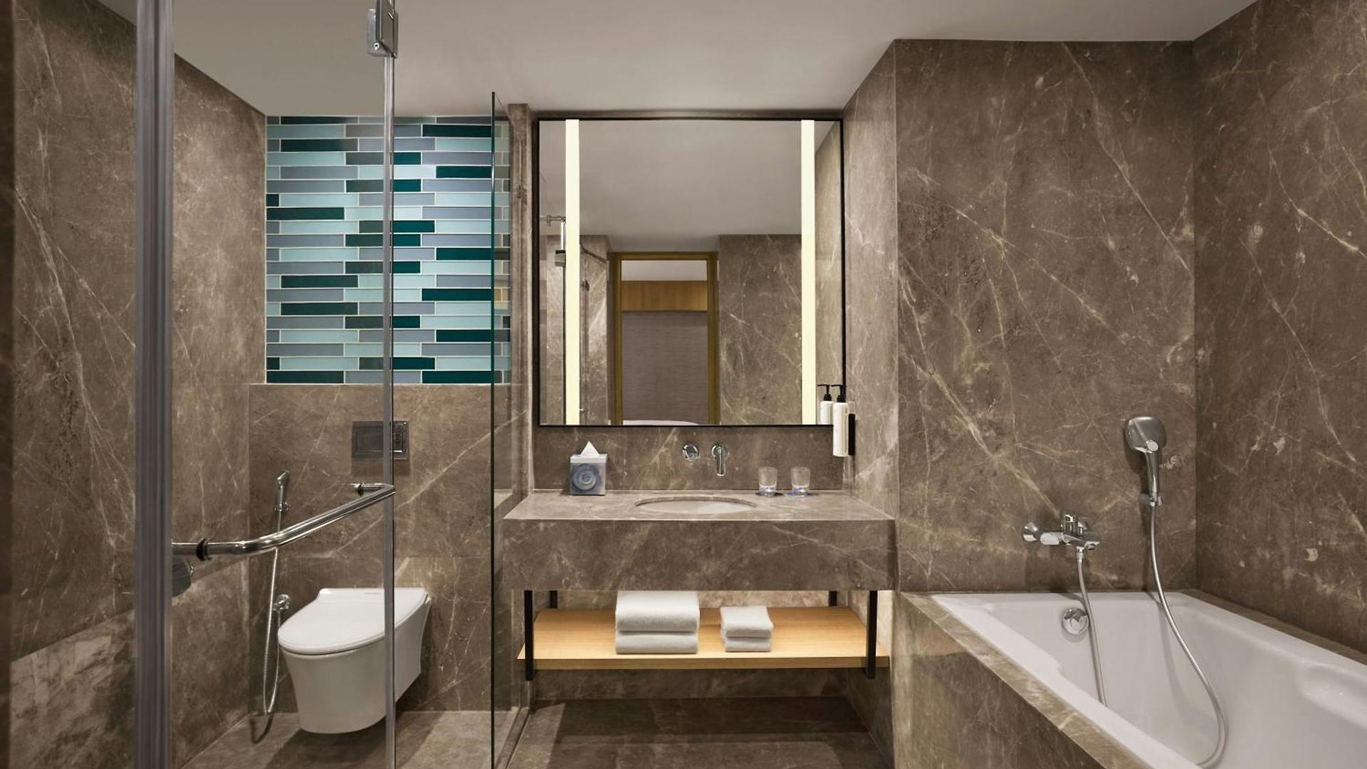 Fairfield By Marriott Andheri West Hotel