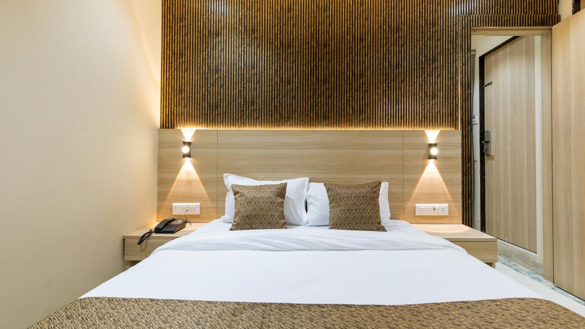Hotel Metroplex Near Bkc Mumbai