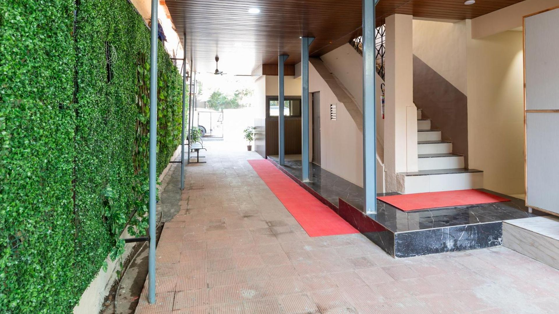 Hotel Metroplex Near Bkc Mumbai