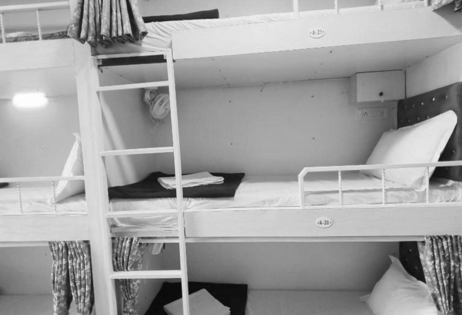 Retreats At Marol Dorm - Near International Airport