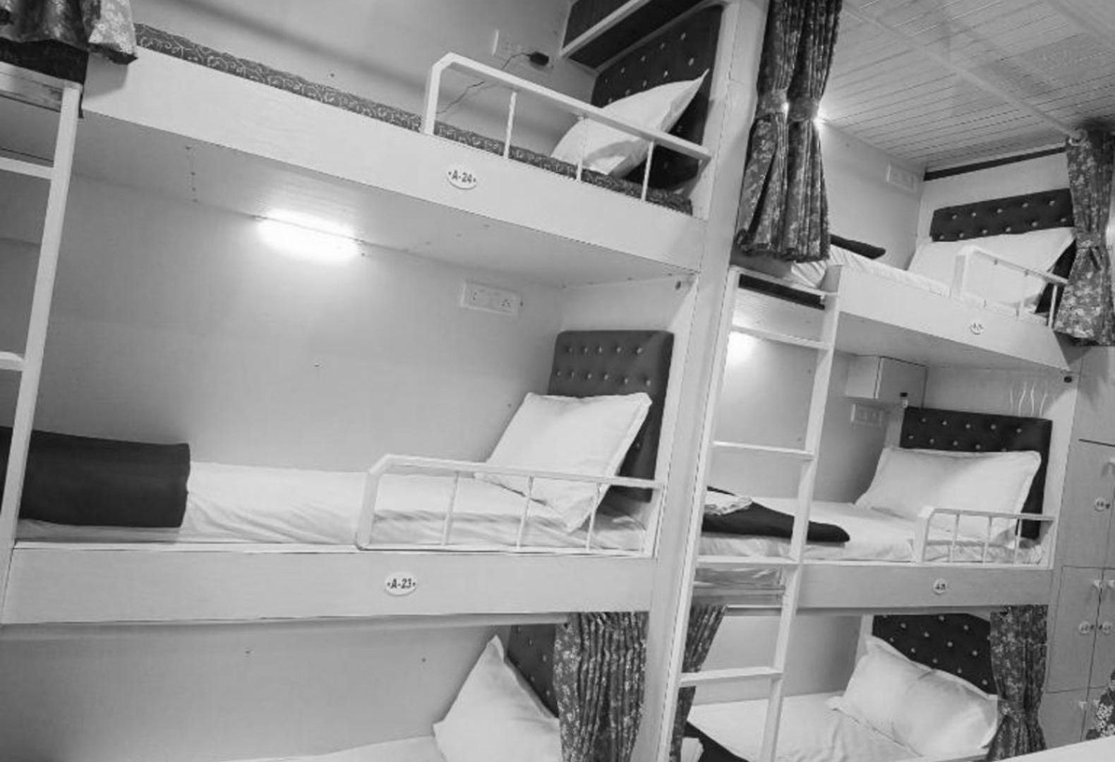 Retreats At Marol Dorm - Near International Airport Hostel