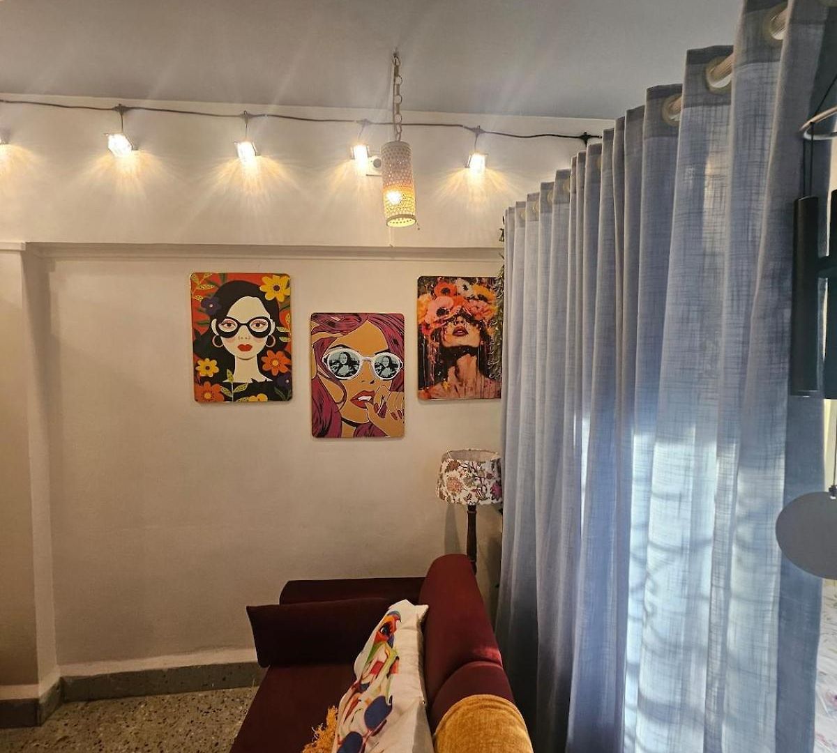 Retro Bandra - Cozy Comfort In A Heritage Village *