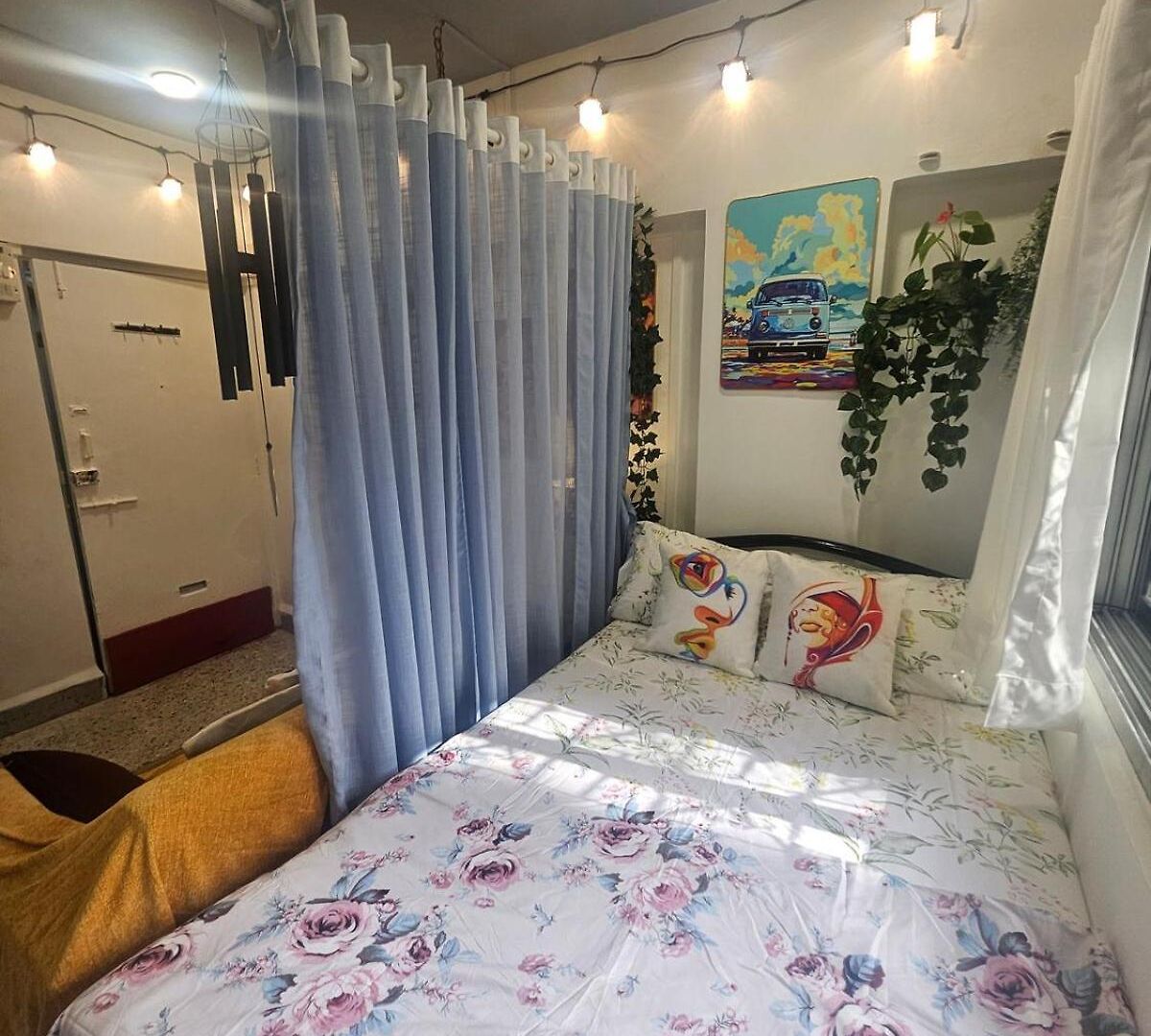 Retro Bandra - Cozy Comfort In A Heritage Village