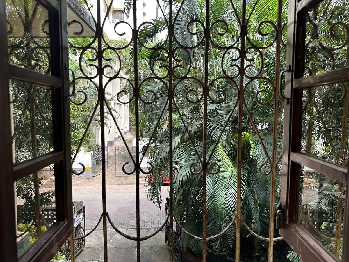 Apartment House Of Bandra