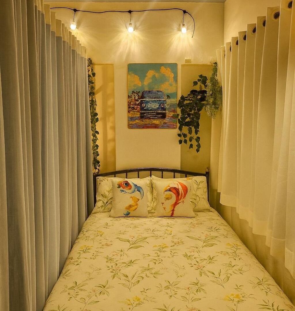 Retro Bandra - Cozy Comfort In A Heritage Village Mumbai