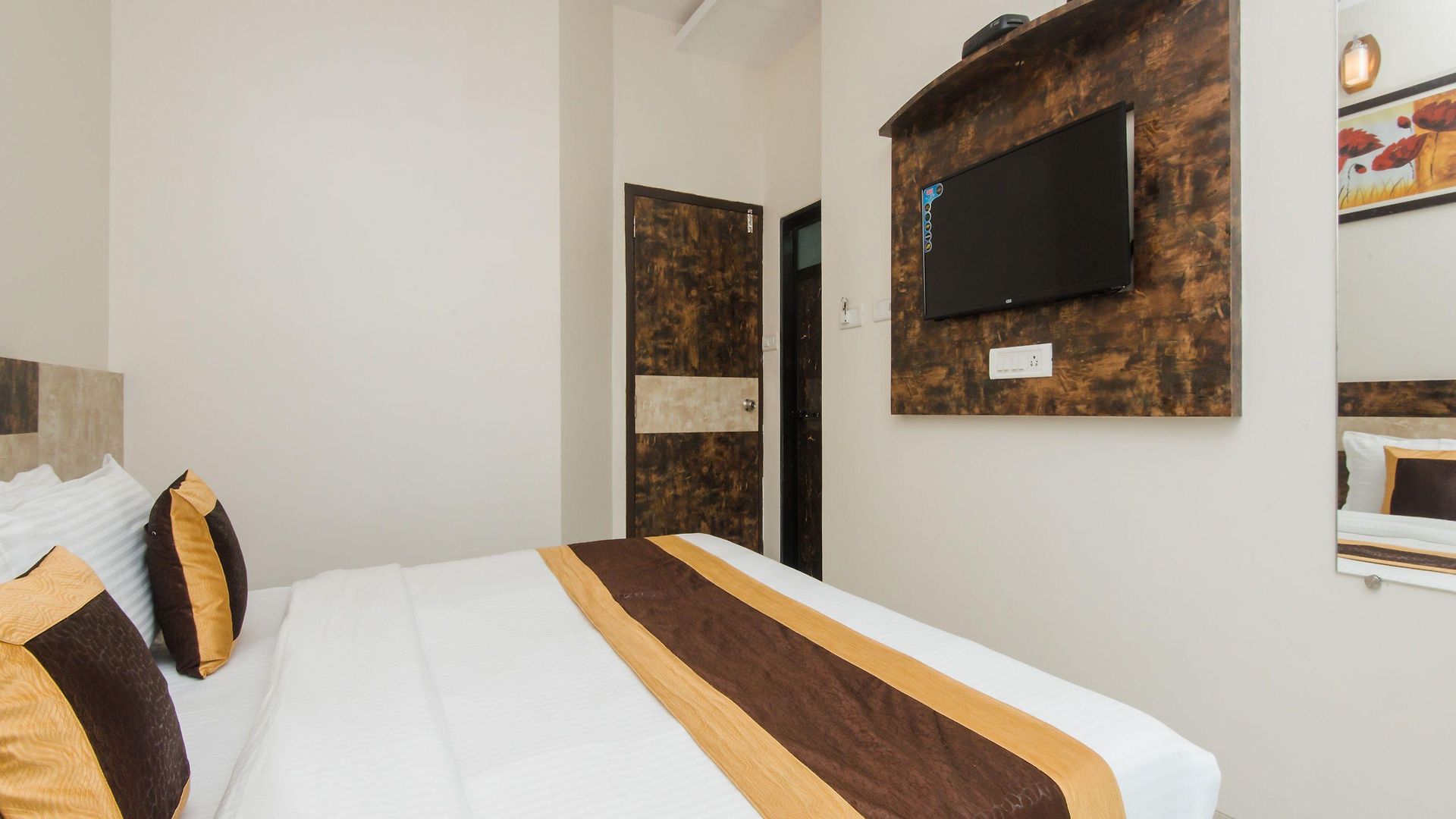 Fabhotel Embassy Grand