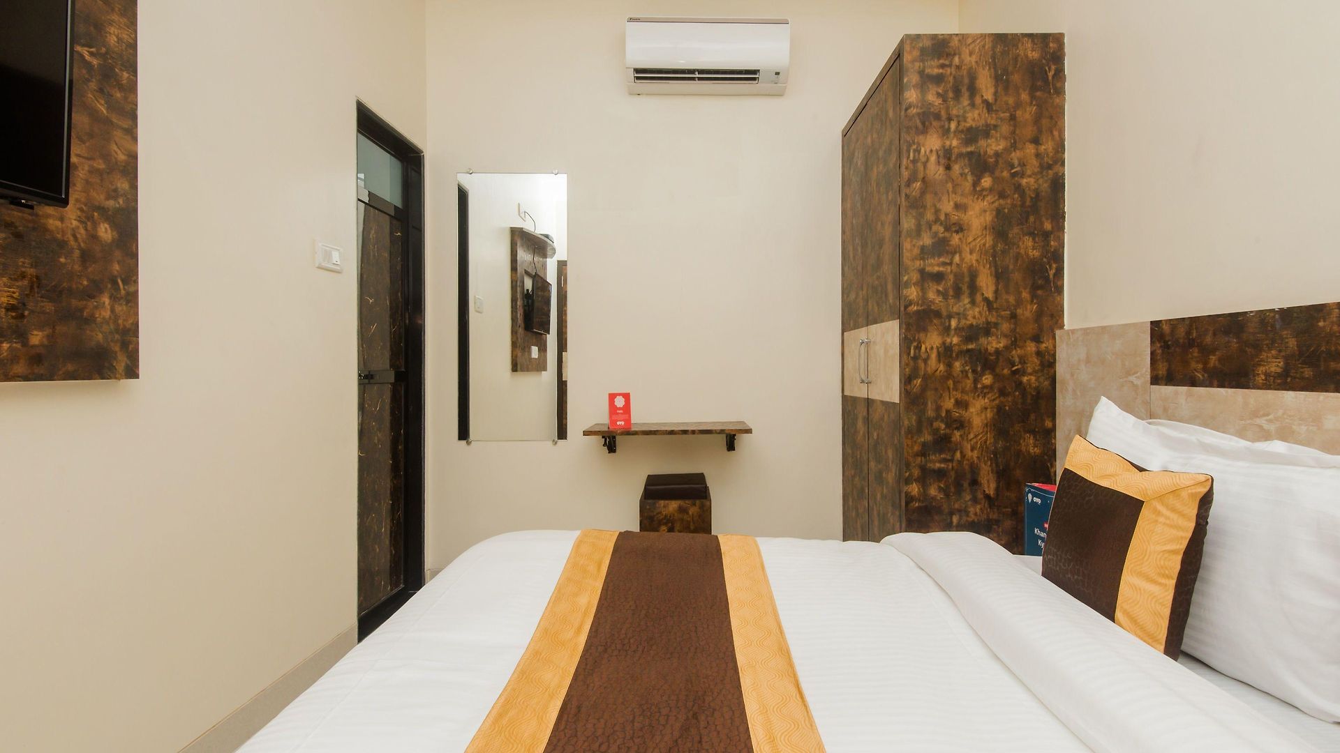 Fabhotel Embassy Grand Hotel