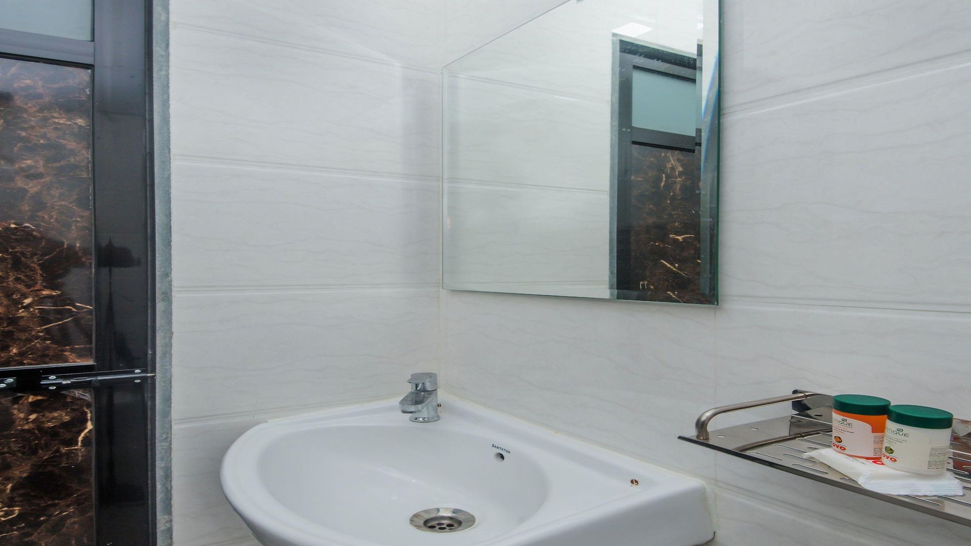Fabhotel Embassy Grand Mumbai