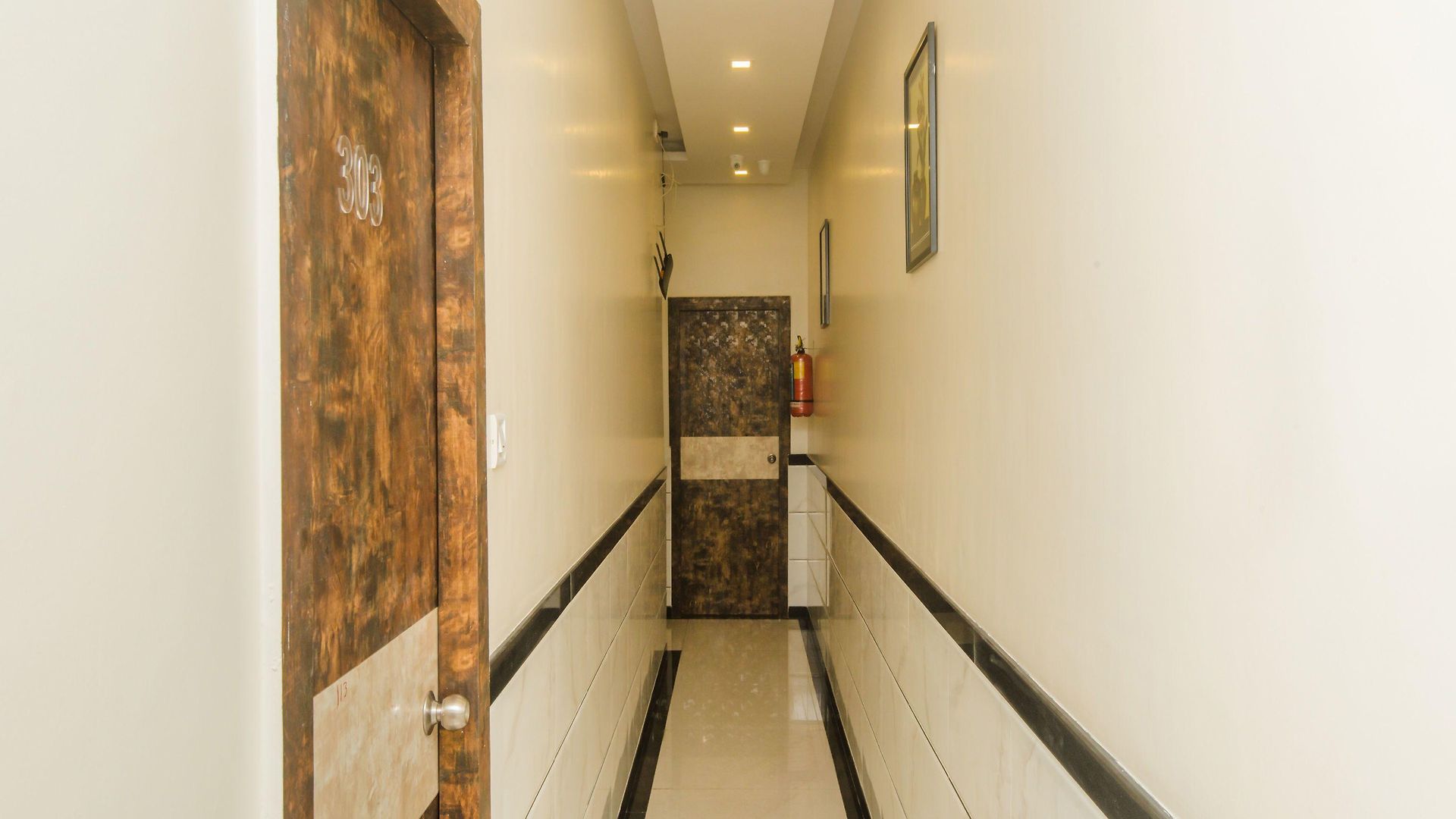Hotel Fabhotel Embassy Grand 3*