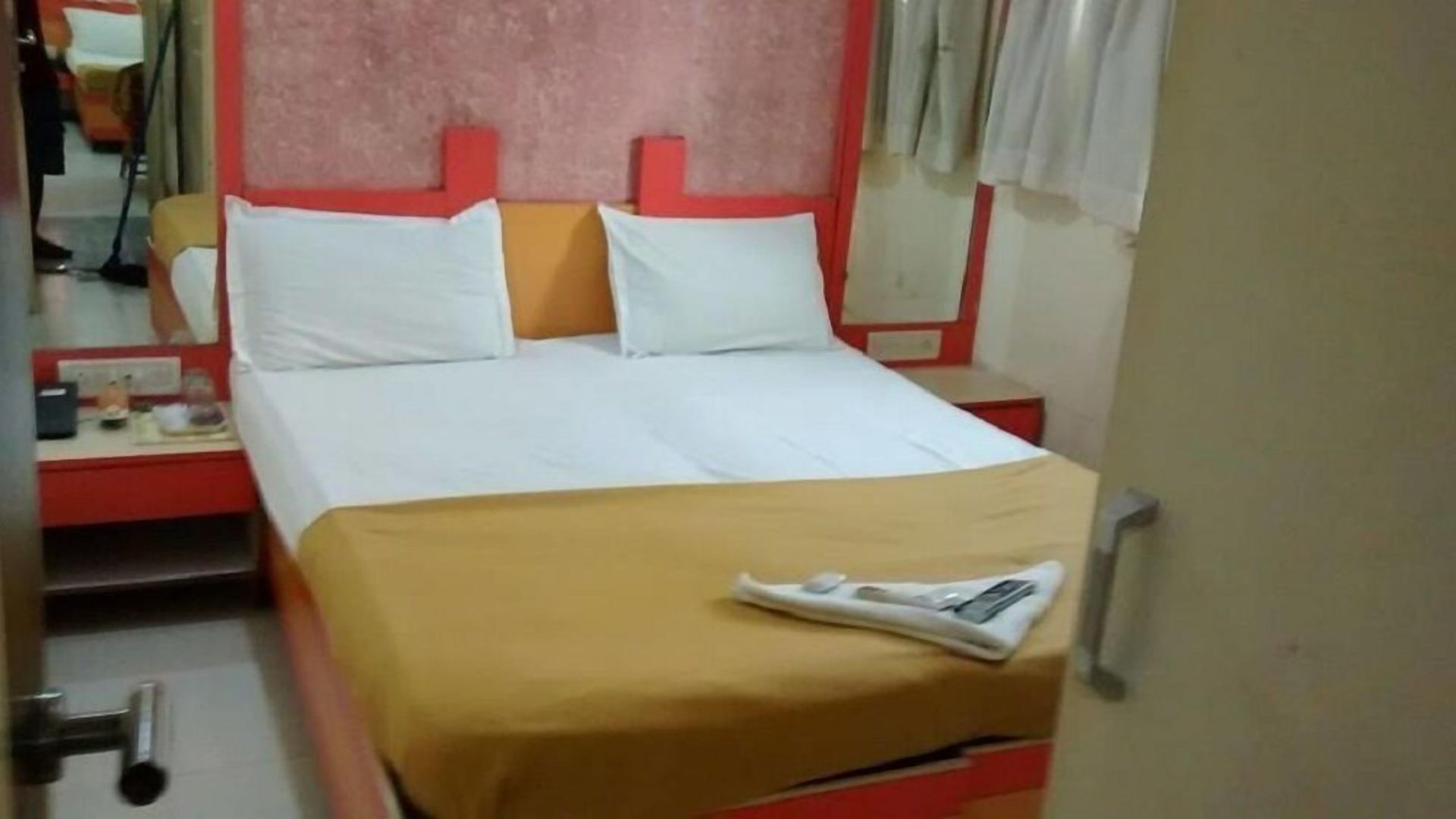 Hotel Maangta 127 @ Andheri East