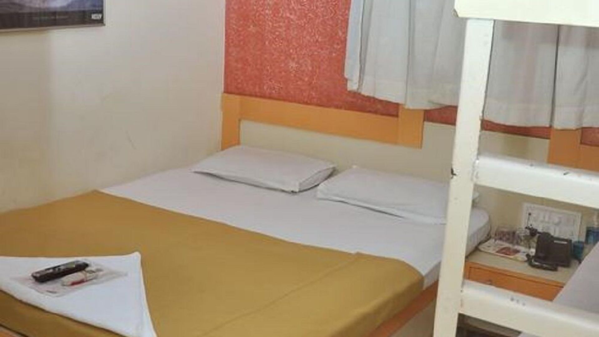 Hotel Maangta 127 @ Andheri East *