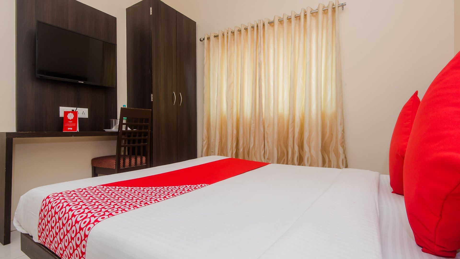 O Alfa Grand Near Chhatrapati Shivaji International Airport 3*