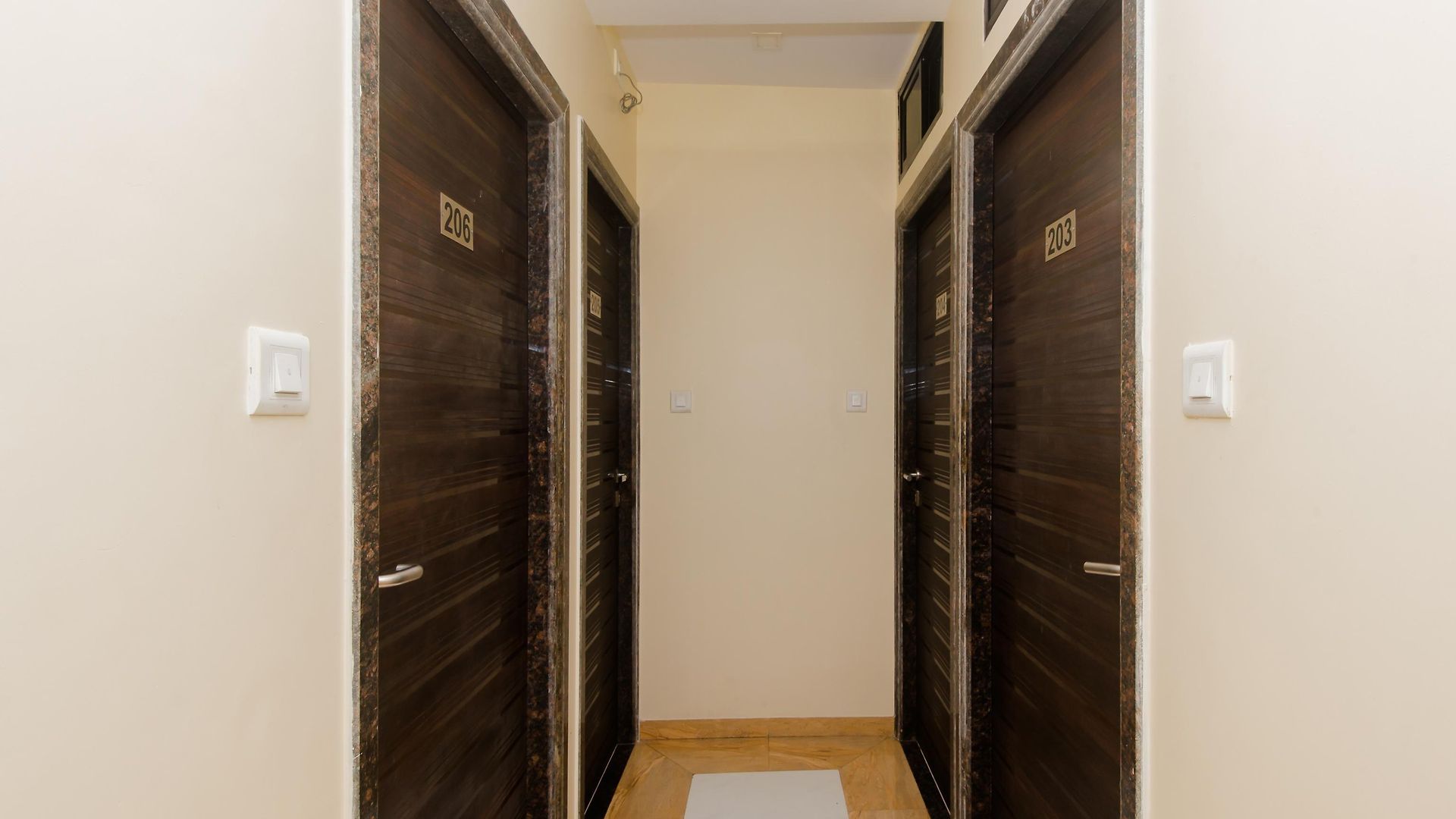Hotel O Alfa Grand Near Chhatrapati Shivaji International Airport